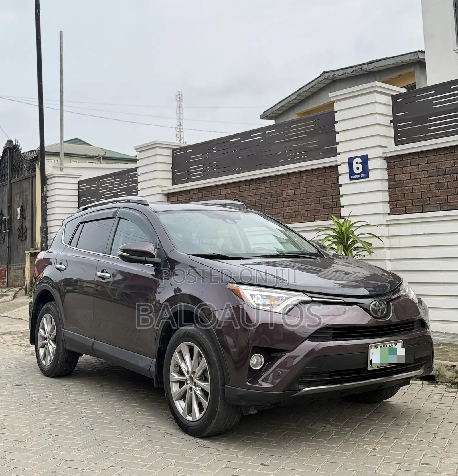 Toyota RAV4 XLE AWD (2.5L 4cyl 6A) 2017 Burgundy