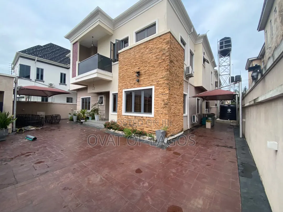 4bdrm Duplex in Ikota for rent