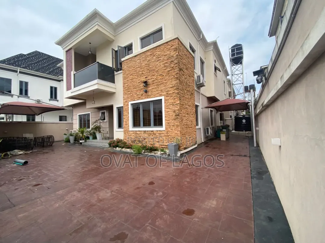 4bdrm Duplex in Ikota for rent