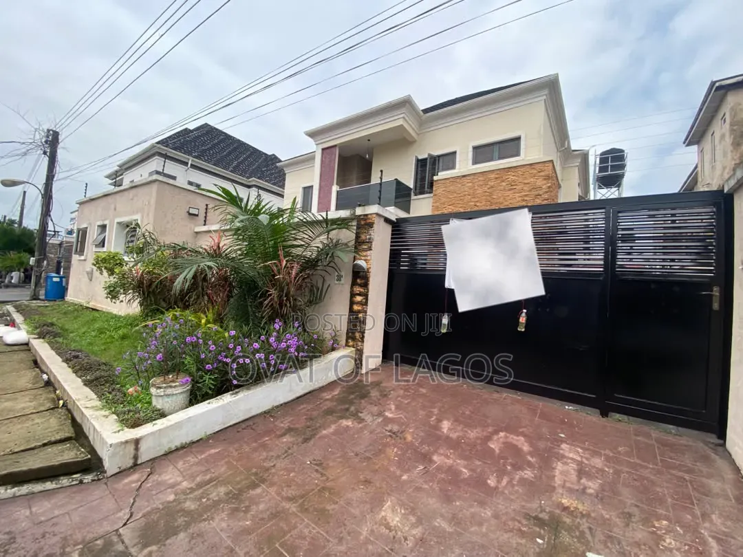 4bdrm Duplex in Ikota for rent