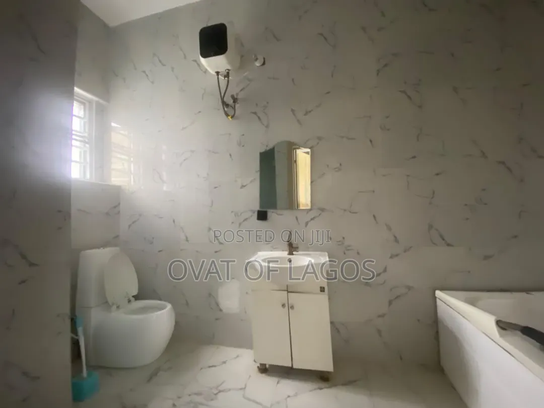 4bdrm Duplex in Ikota for rent
