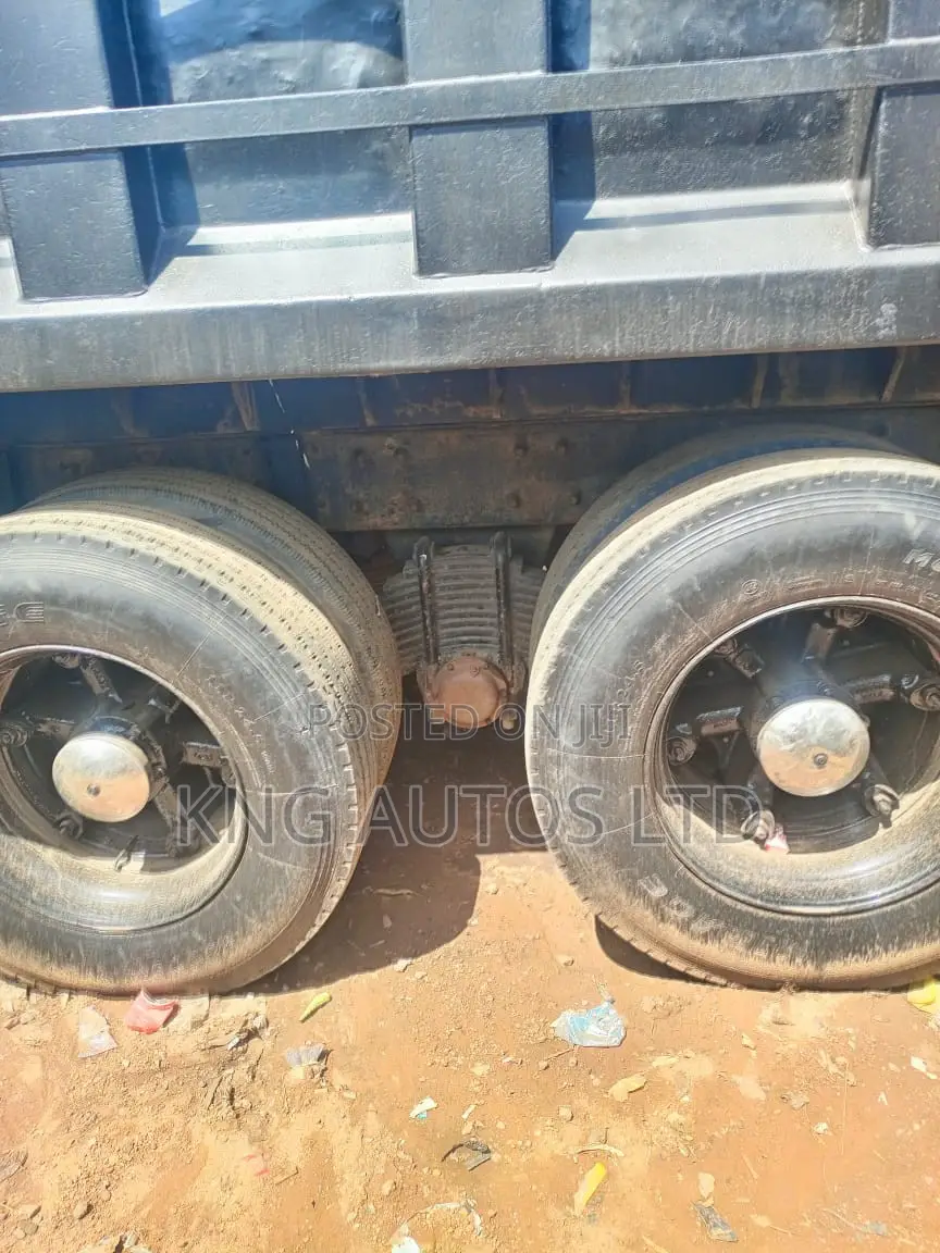 Mack Tipper