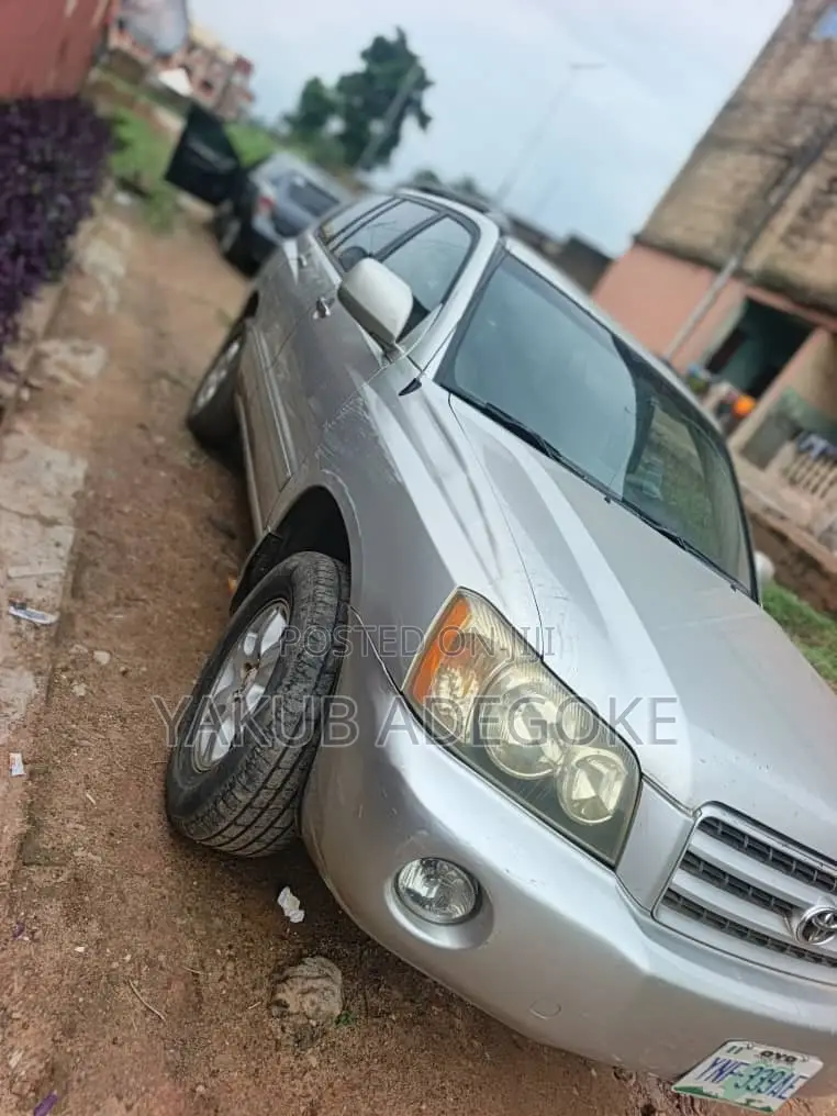 Toyota Highlander 2004 Silver