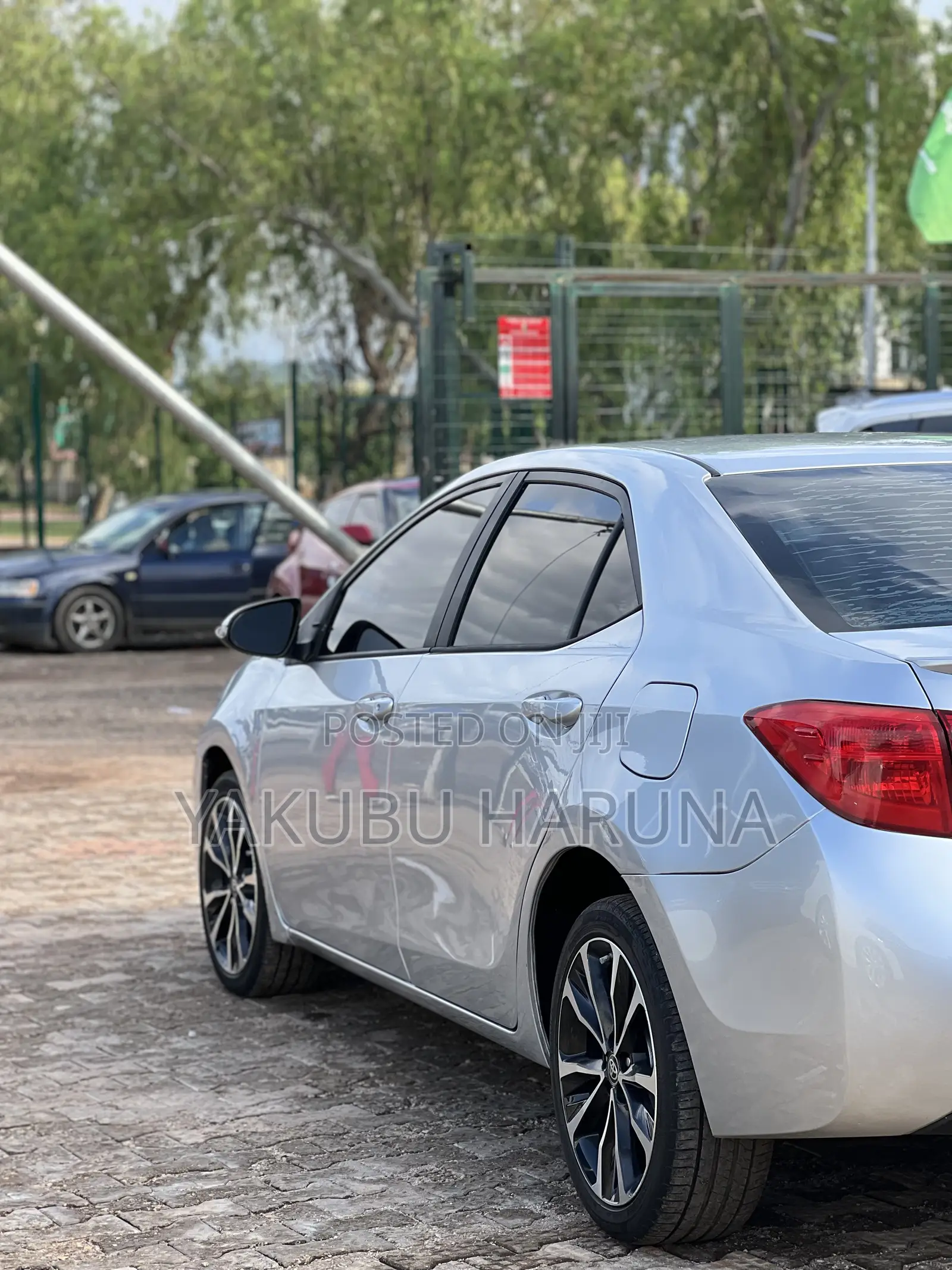 Toyota Corolla SE 4dr Sedan (1.8L 4cyl CVT) 2017 Silver