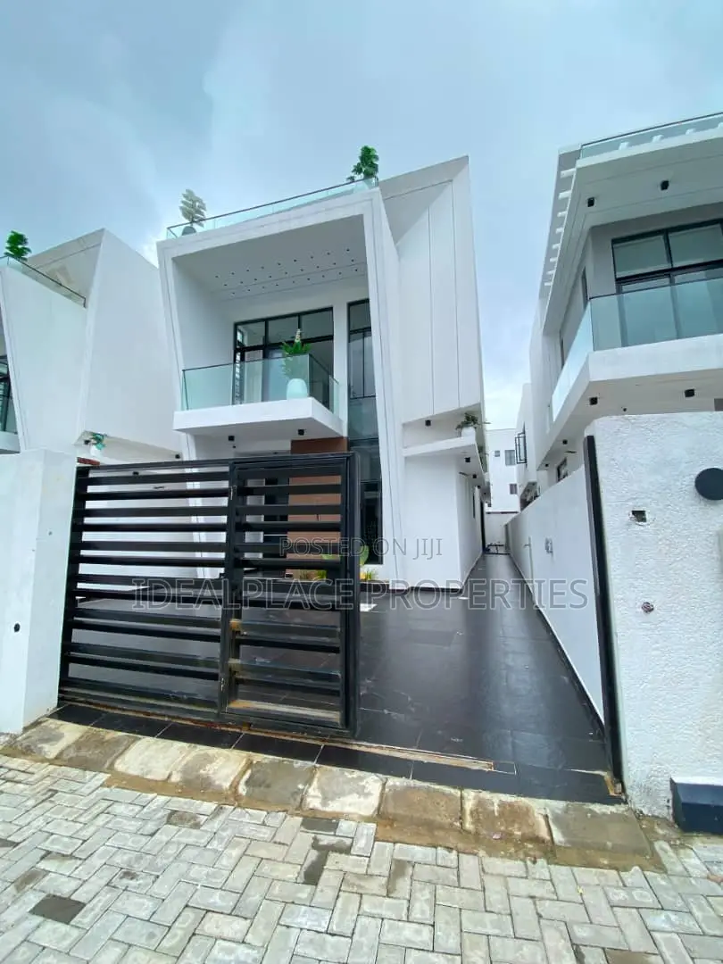 5bdrm Duplex in Lekki for sale