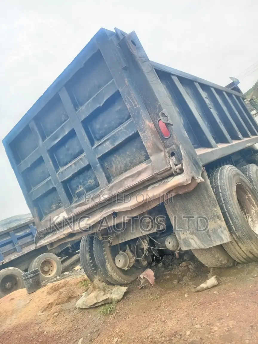 Mack Tipper