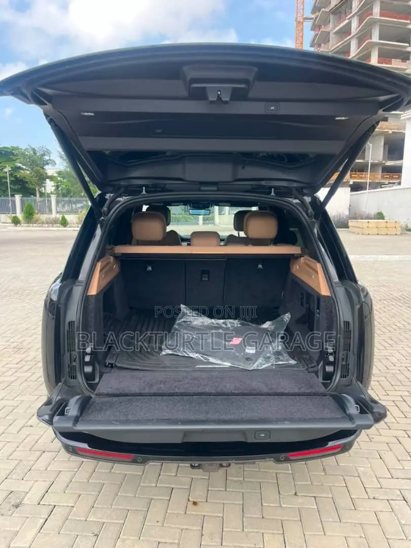 Land Rover Range Rover 2025 Black