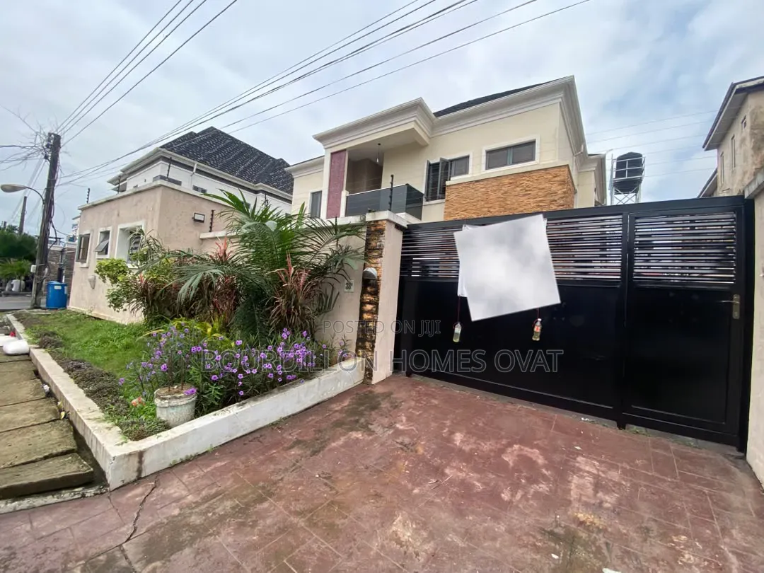 4bdrm Duplex in Ikota Villa Estate for rent