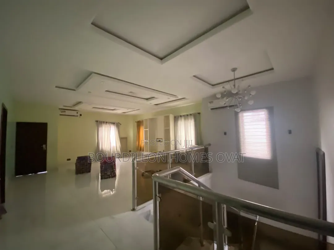 4bdrm Duplex in Ikota Villa Estate for rent
