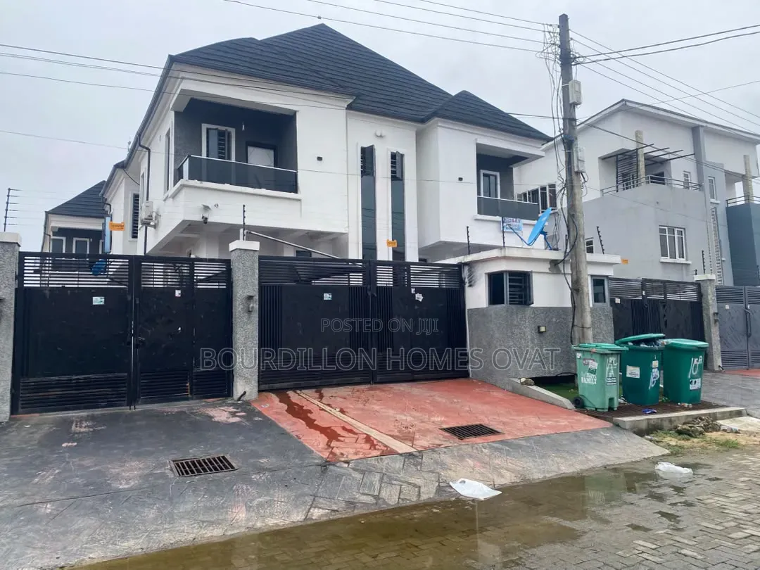 4bdrm Duplex in Ikota Villa Estate for rent