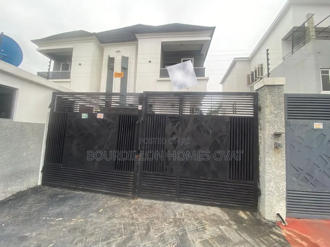 4bdrm Duplex in Ikota Villa Estate for rent