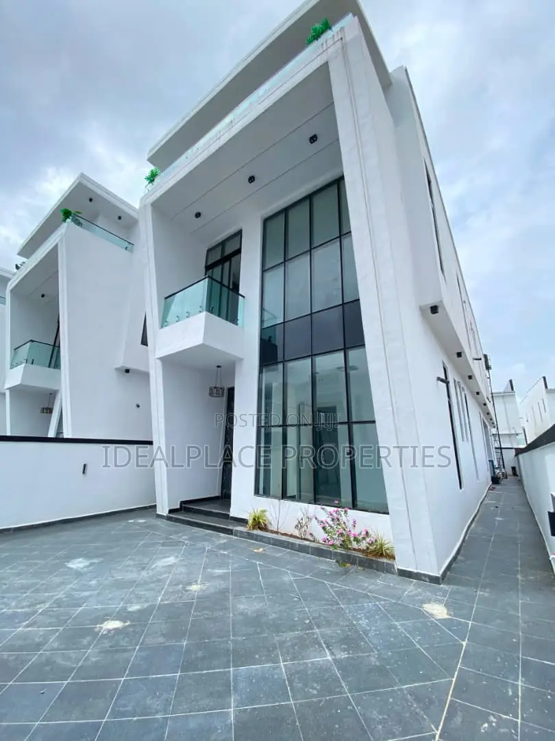 5bdrm Duplex in Lekki for sale