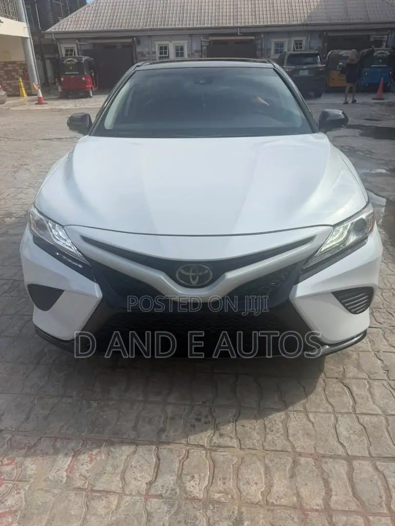 Toyota Camry 2019 White