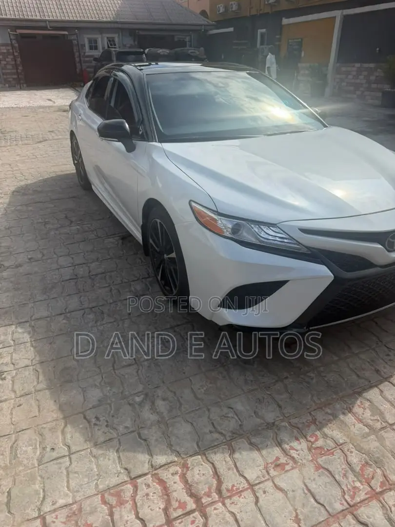 Toyota Camry 2019 White