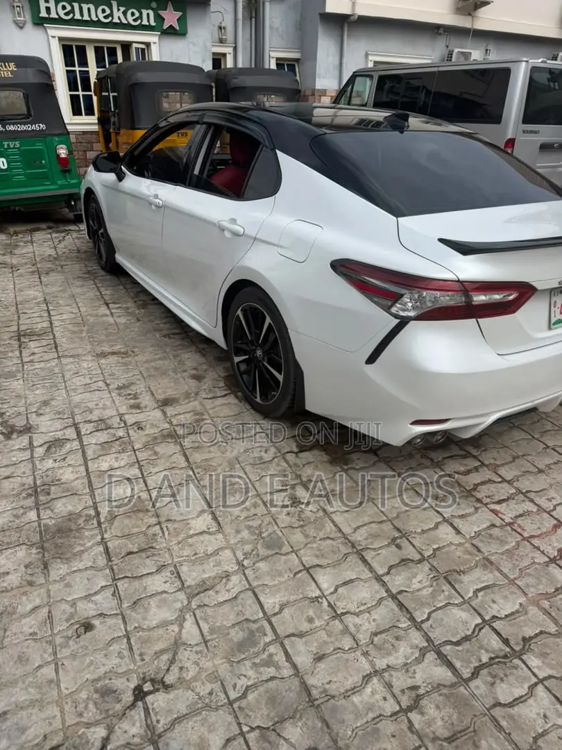Toyota Camry 2019 White