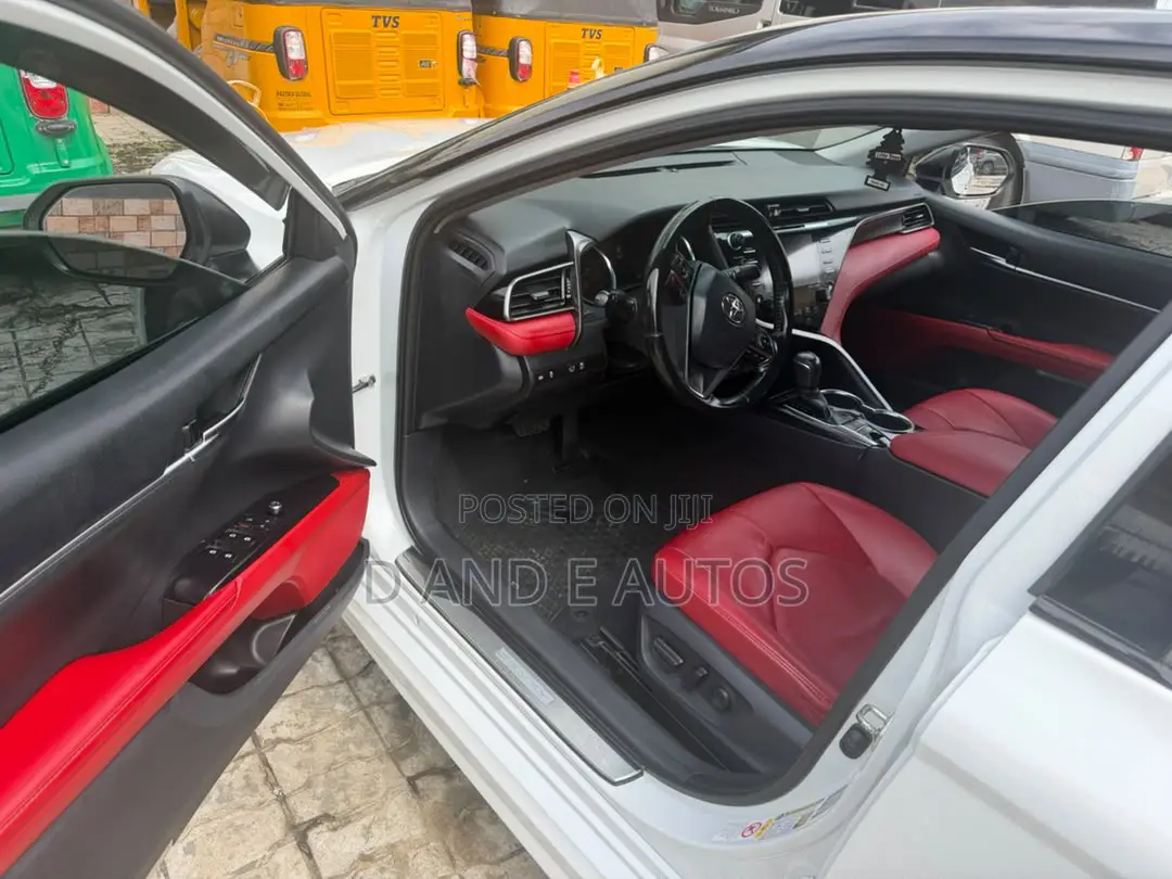 Toyota Camry 2019 White