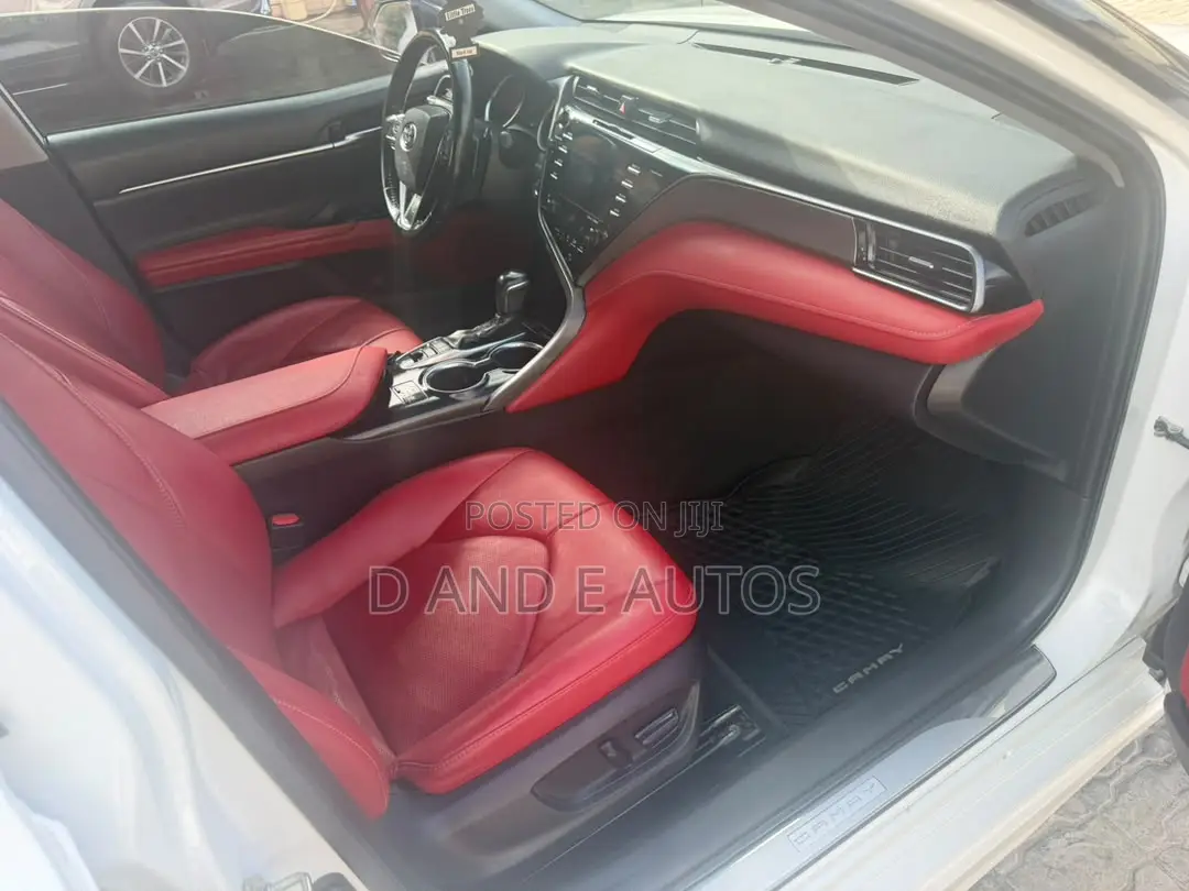 Toyota Camry 2019 White