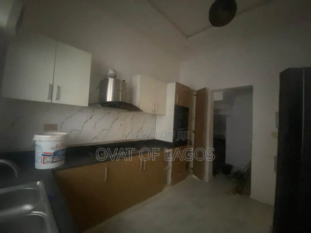Furnished 4bdrm Duplex in Orchid, Lekki Expressway for rent