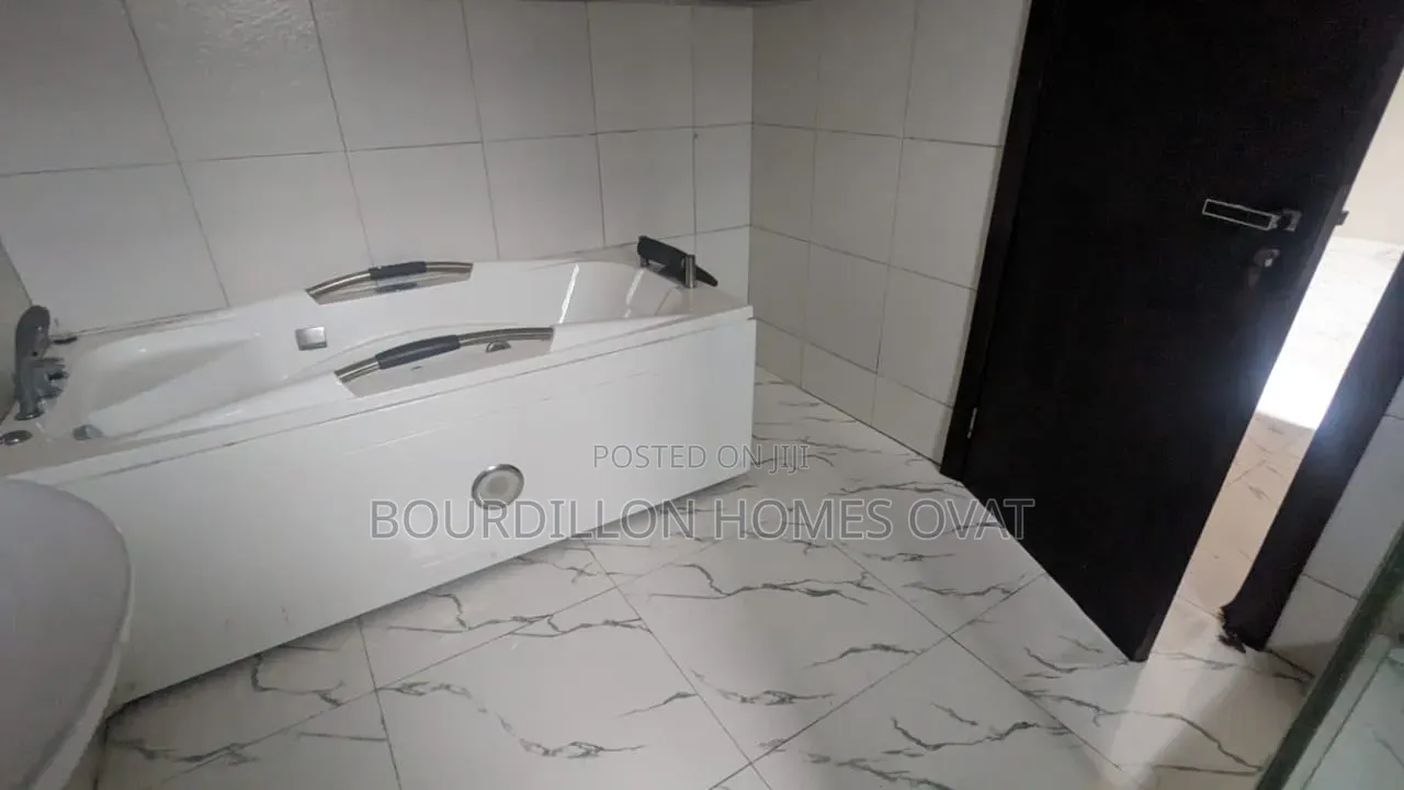 4bdrm Duplex in Ikate Lekki Lagos for rent