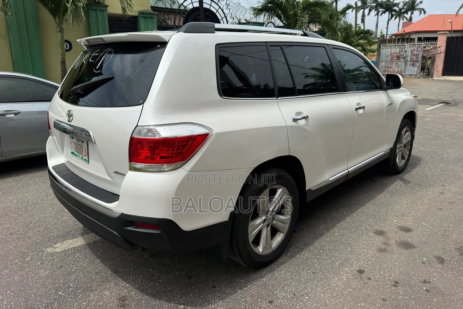 Toyota Highlander Limited 2012 White