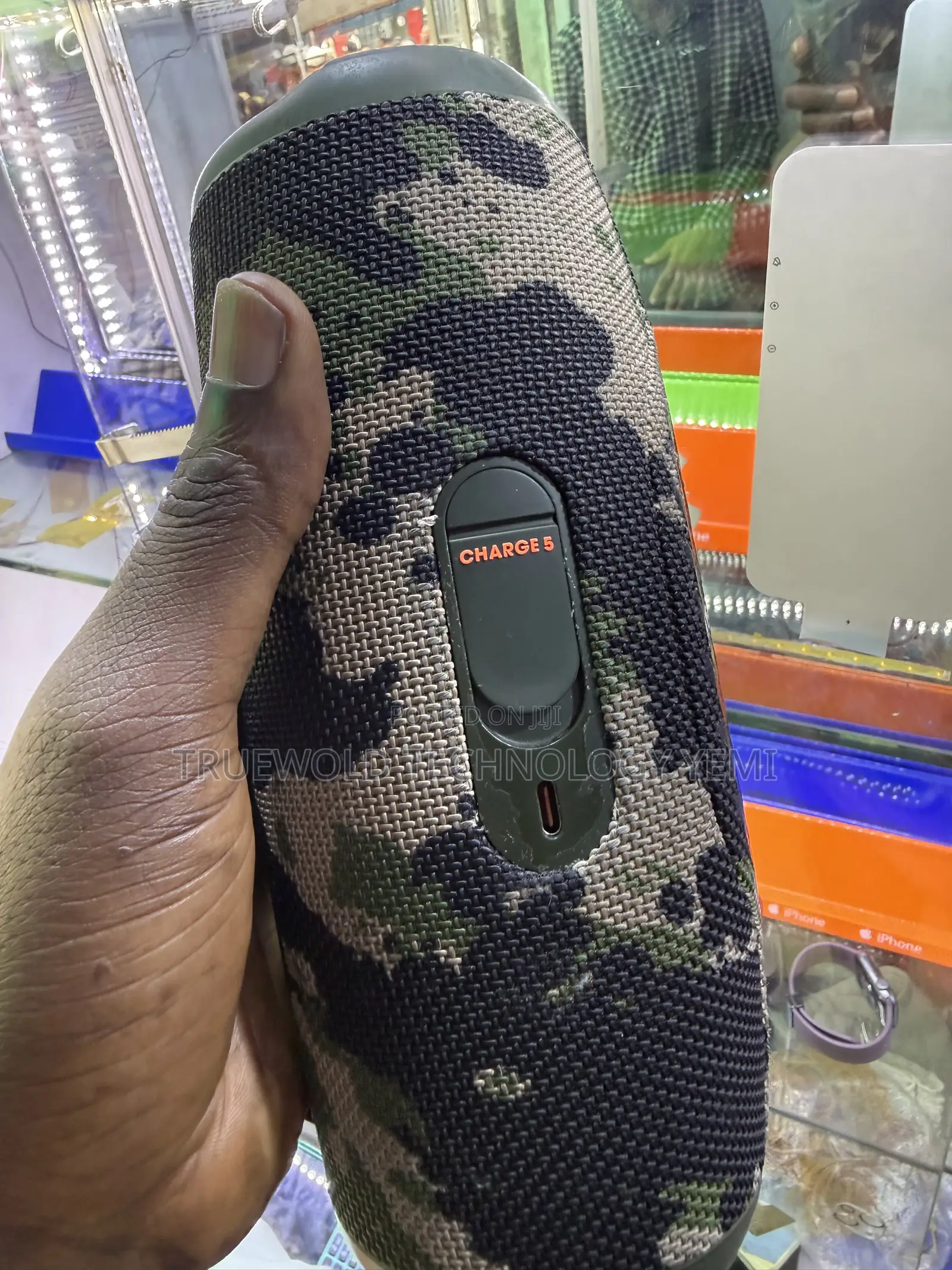JBL Charge 5 With a Good Sound