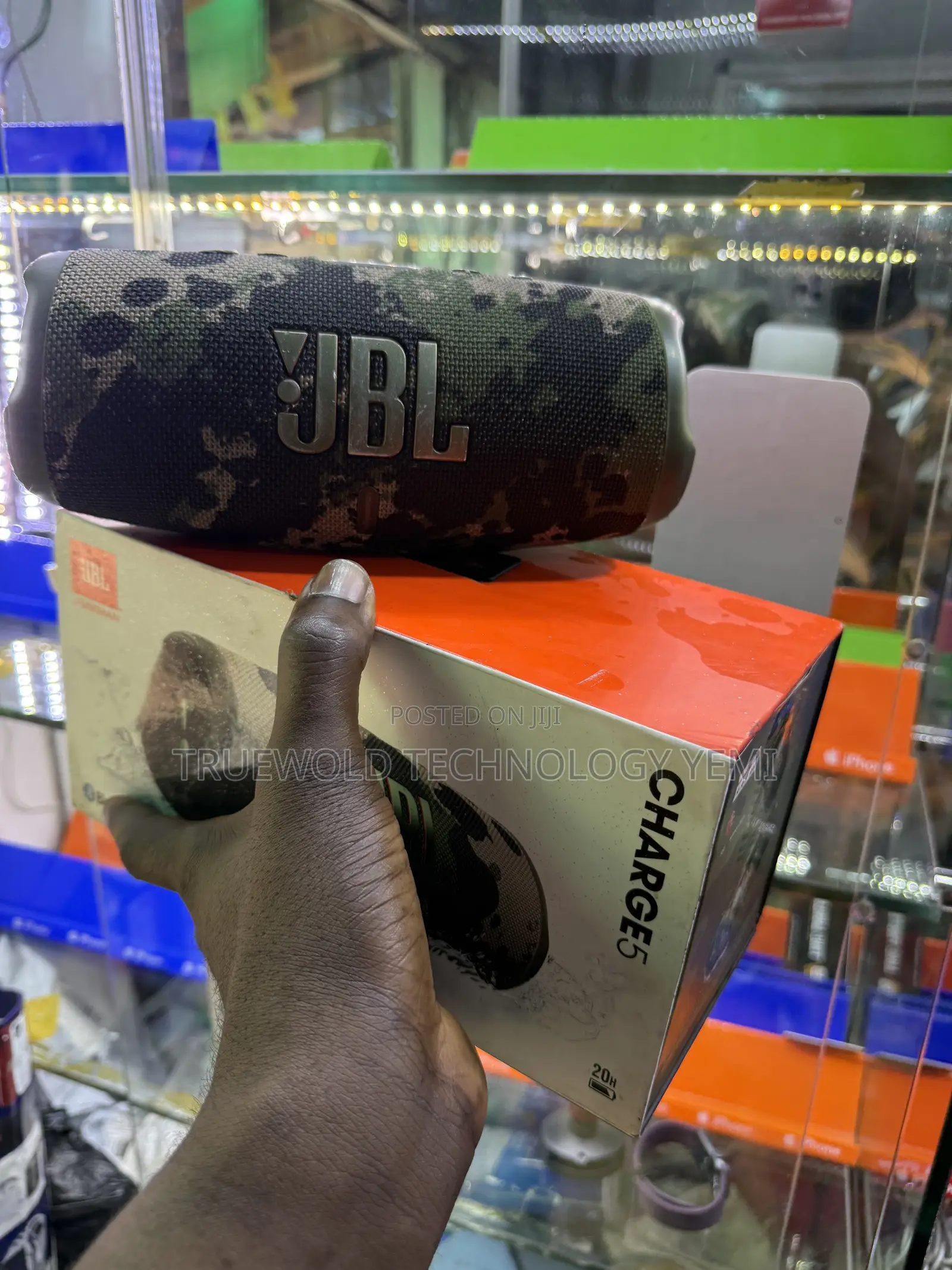 JBL Charge 5 With a Good Sound