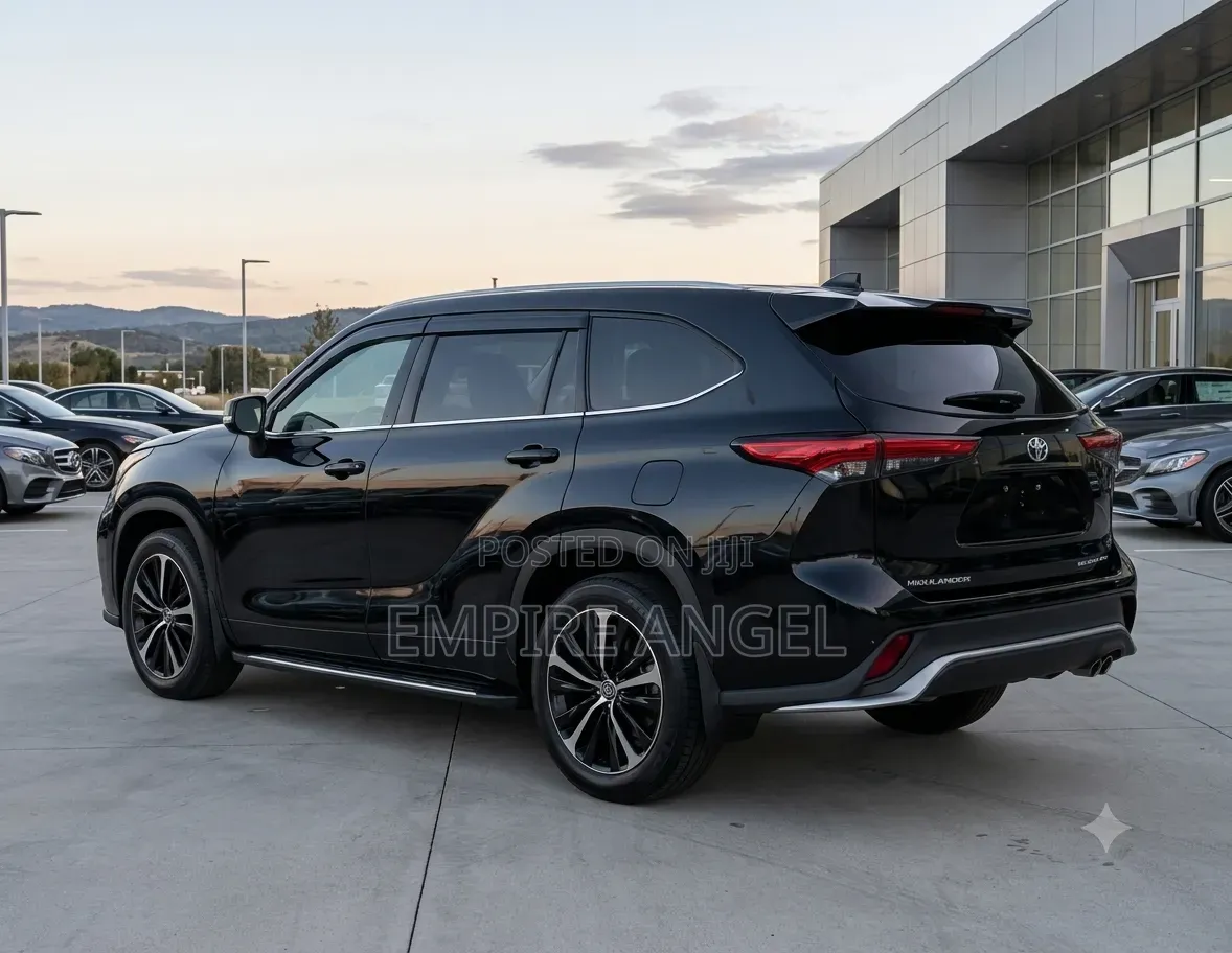 Toyota Highlander XLE 2022 Black