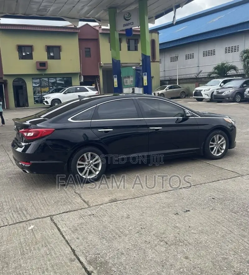 Hyundai Santa Fe 2015 Black