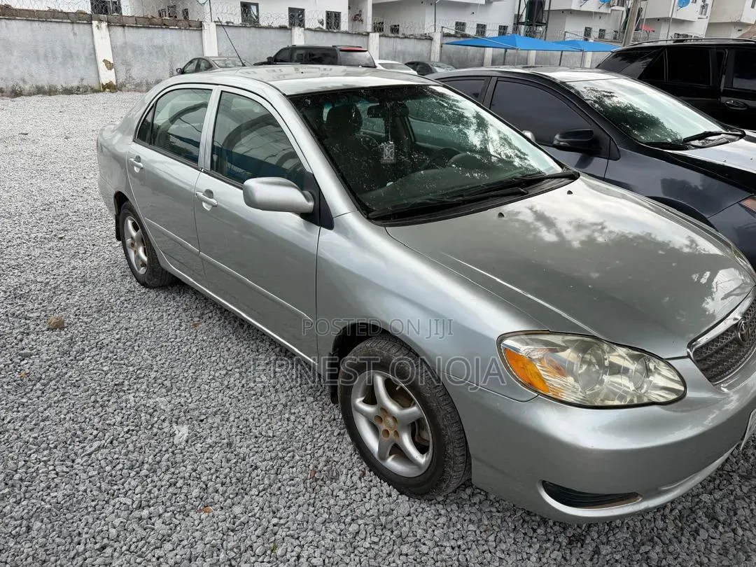 Toyota Corolla 2005 Gray