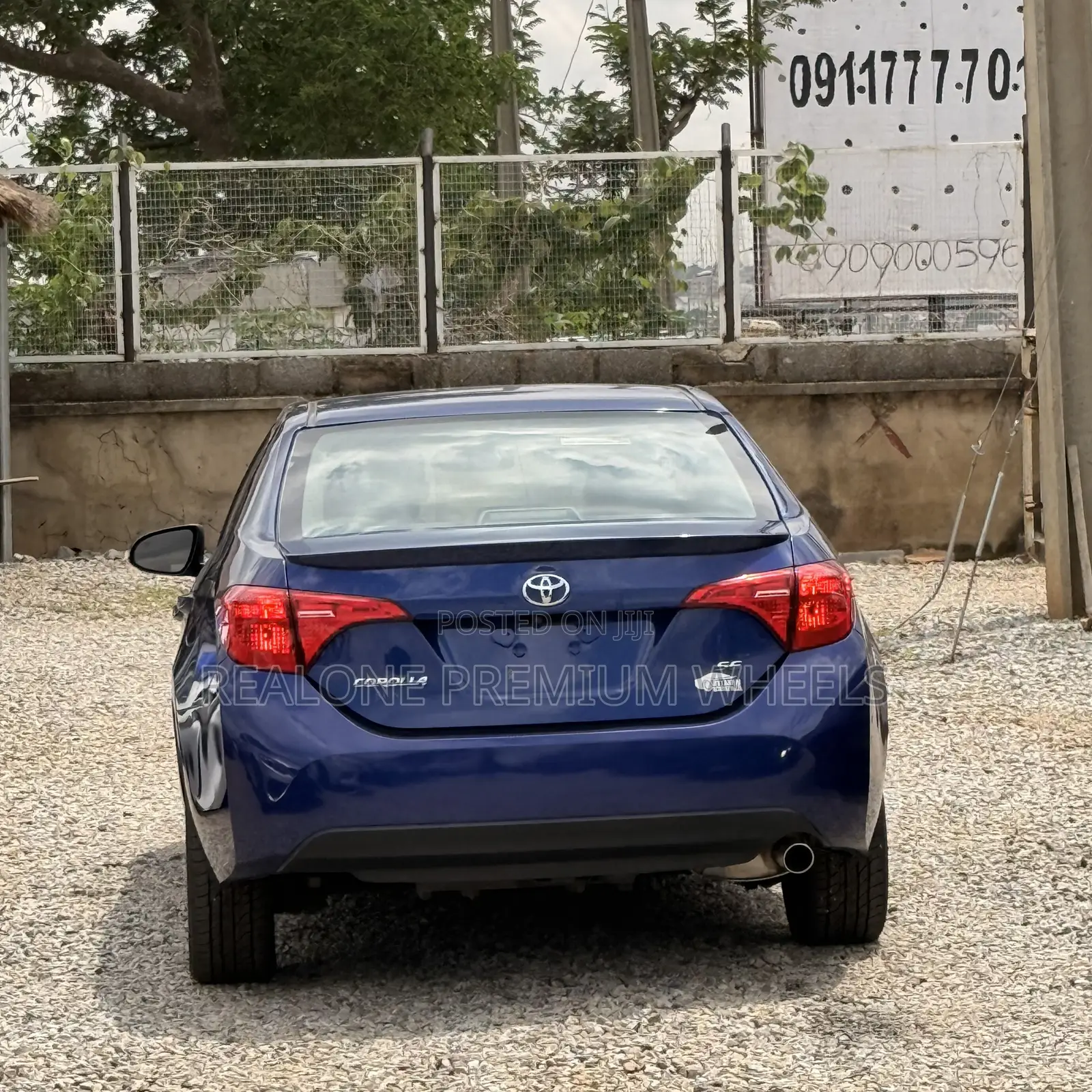 Toyota Corolla SE Special Edition 4dr Sedan (1.8L 4cyl CVT) 2017 Blue