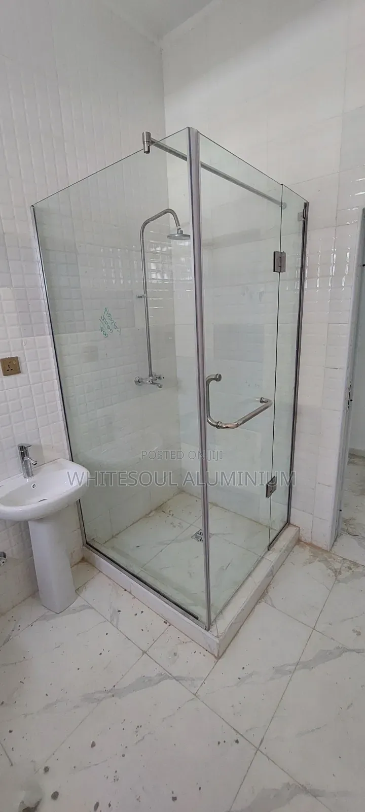 Frameless 10mm Toughened Glass Shower Cubicle Enclosure