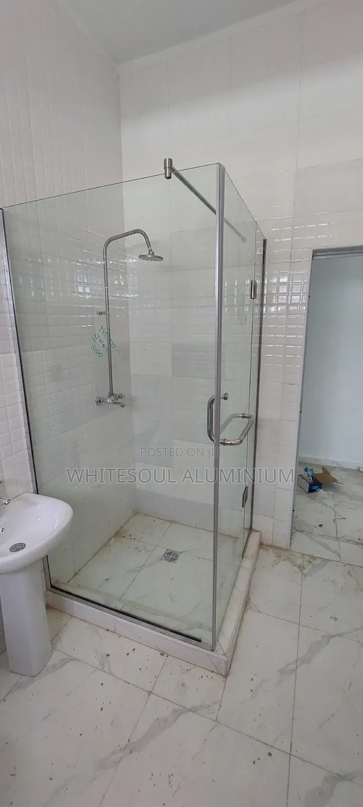 Frameless 10mm Toughened Glass Shower Cubicle Enclosure