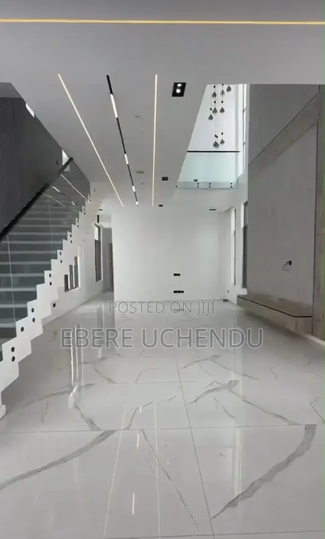 5bdrm Duplex in Osapa London for sale