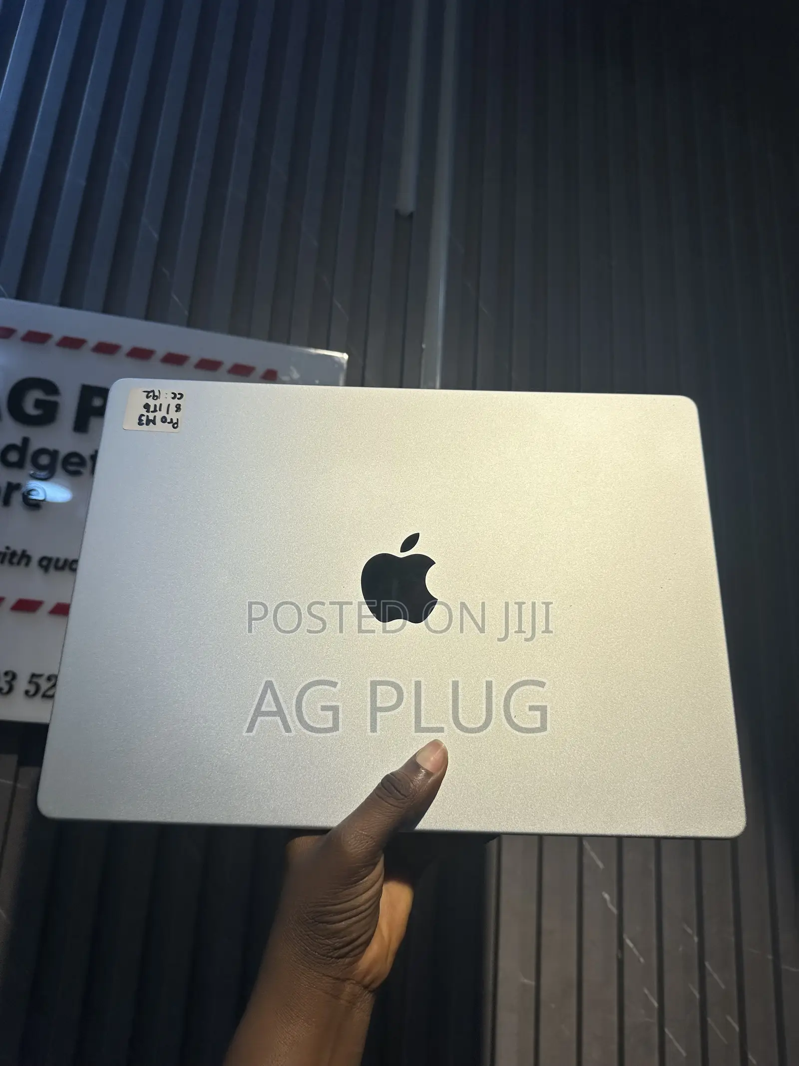 Laptop Apple MacBook Pro 2023 M3 8GB Apple M3 SSD 1T