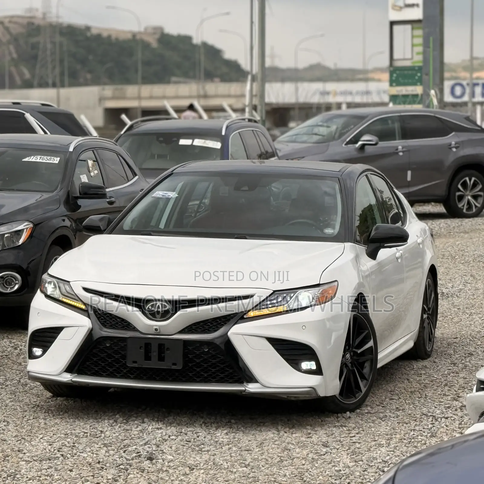 Toyota Camry XSE (2.5L 4cyl 8A) 2019 White