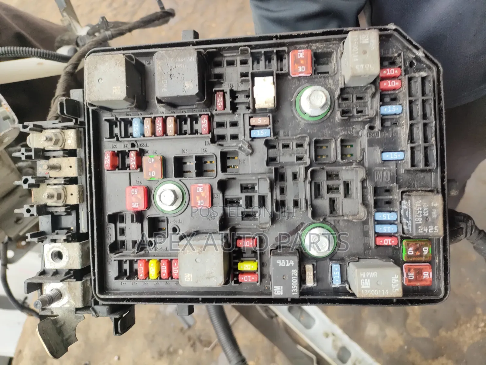 Clean Tokunbo Complete Fuse Box for Chevrolet Cruze 20017–2018