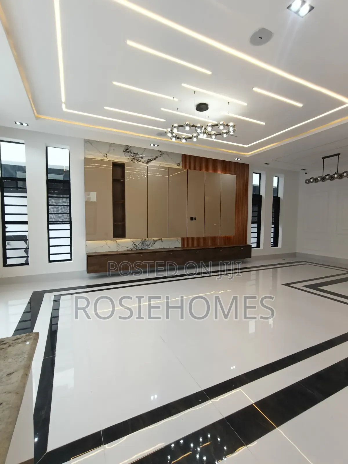 5bdrm Duplex in Deffooil Estate, Chevron for sale