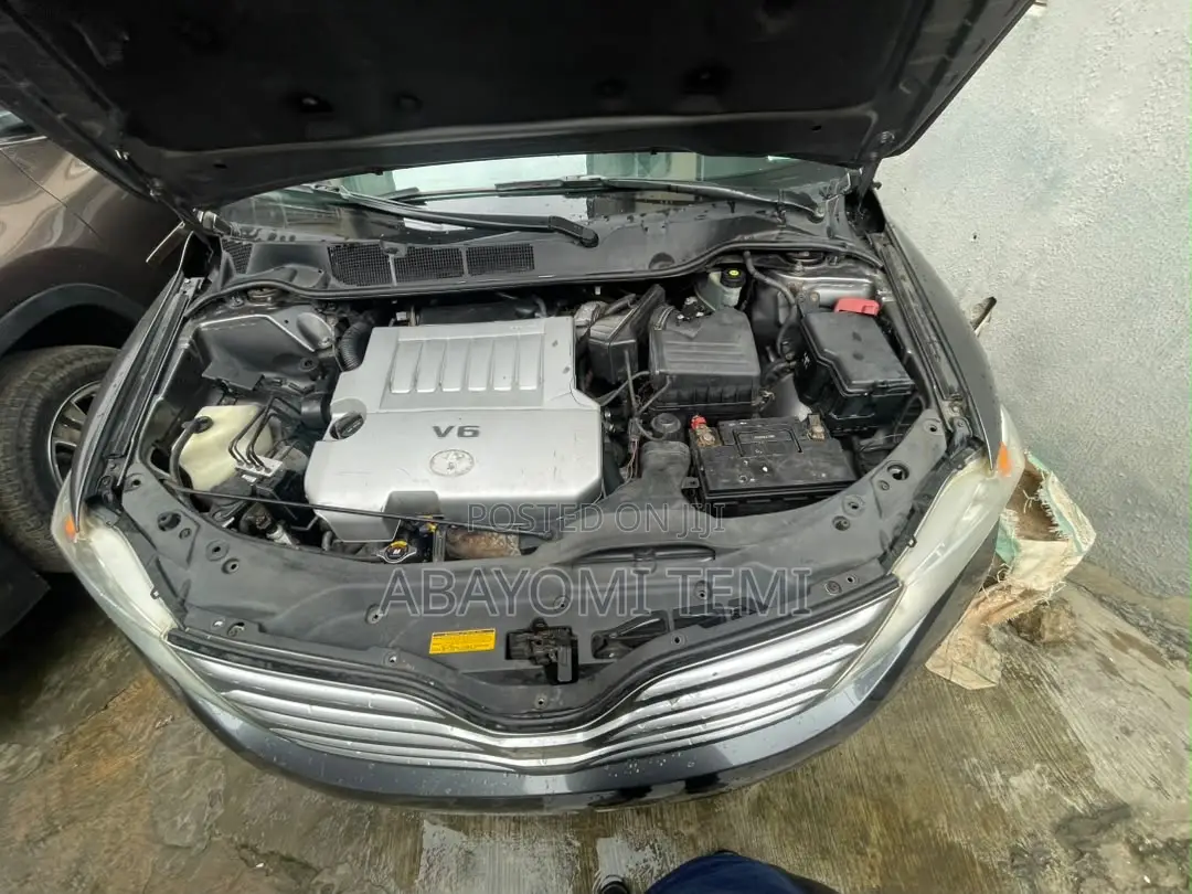 Toyota Venza LE 2012 Gray