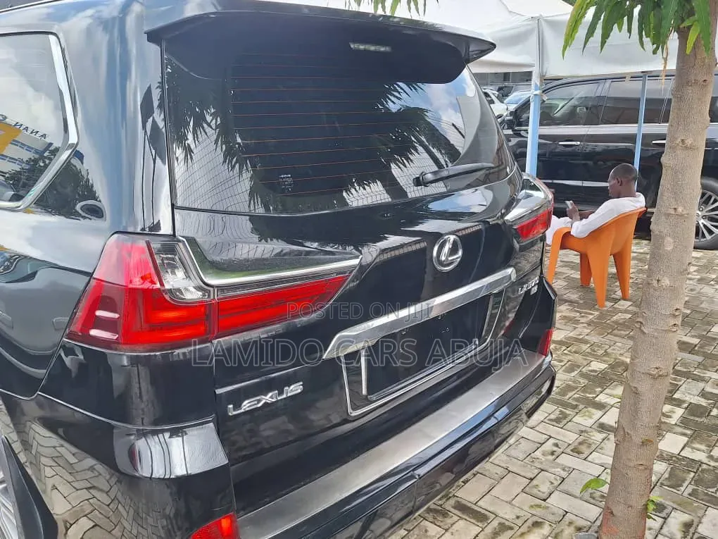 Lexus LX 570 (5 seats) AWD 2019 Black