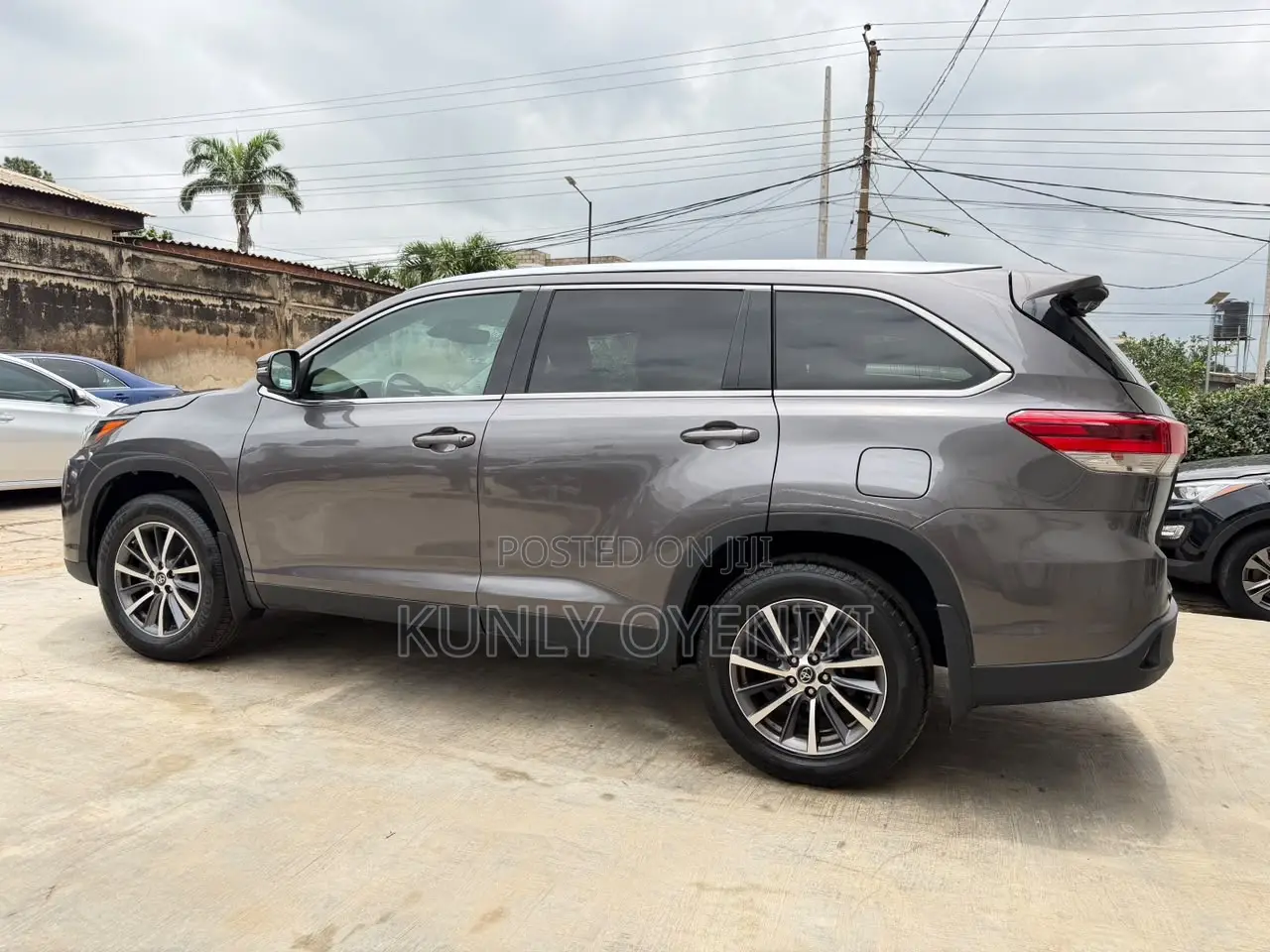 Toyota Highlander XLE 2019 Gray