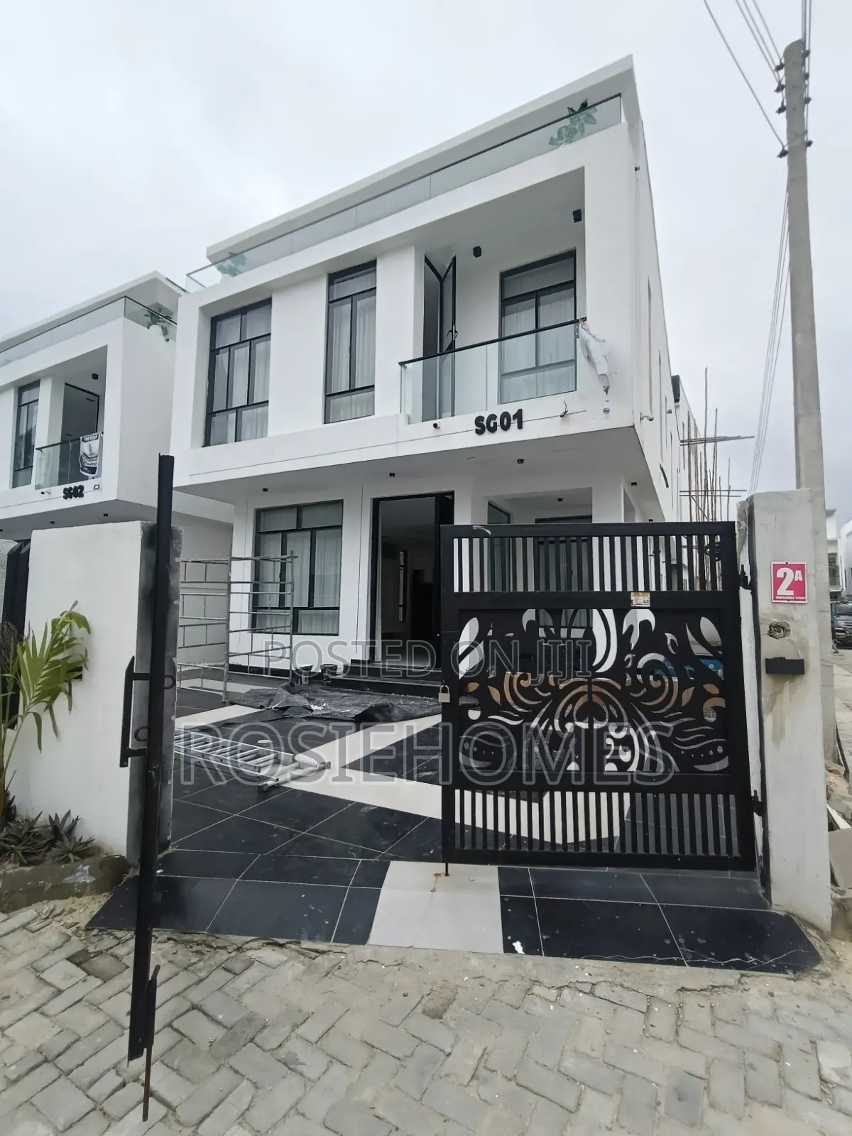 5bdrm Duplex in Deffodil Estate, Chevron for sale
