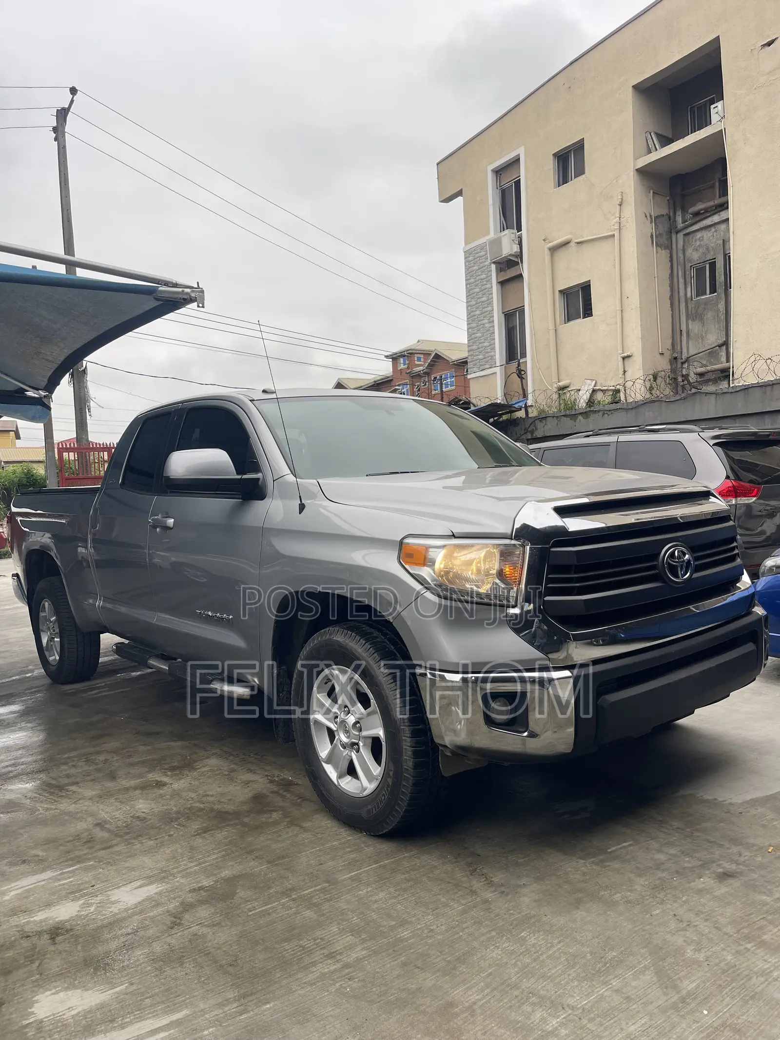 Toyota Tundra SR5 4dr Double Cab SB (4.6L 8cyl 6A) 2015 Gray