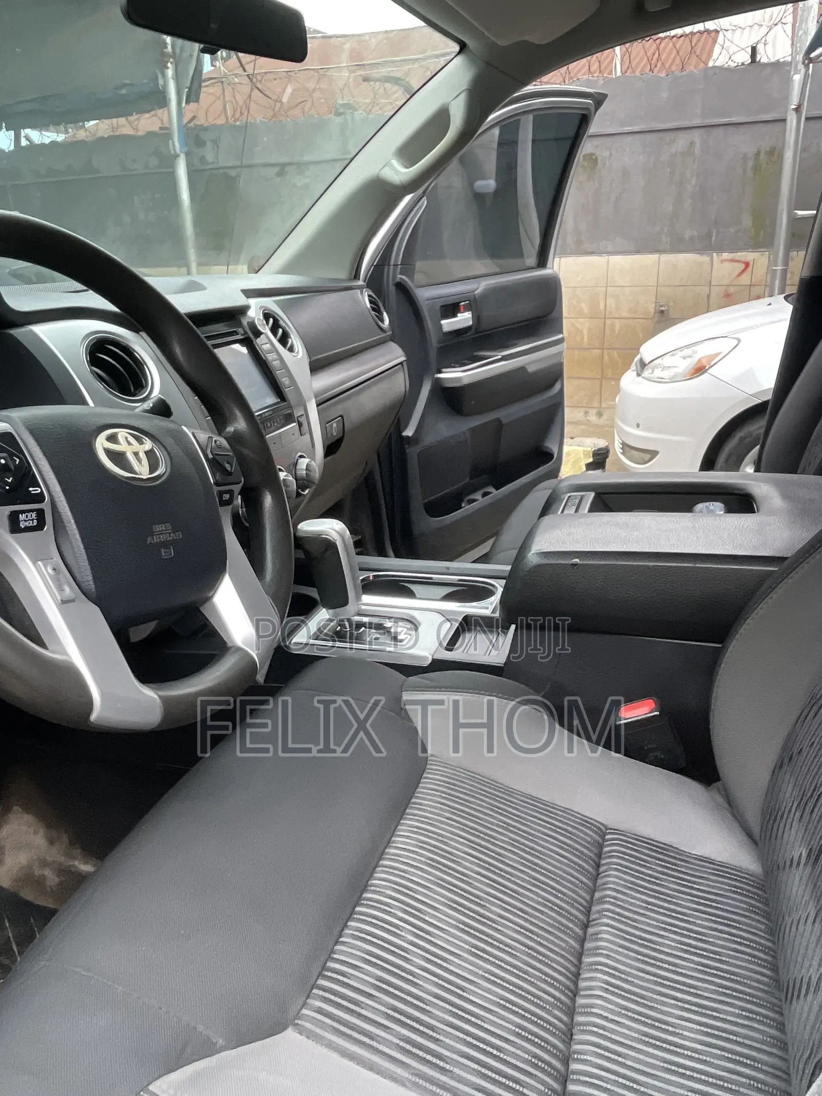 Toyota Tundra SR5 4dr Double Cab SB (4.6L 8cyl 6A) 2015 Gray