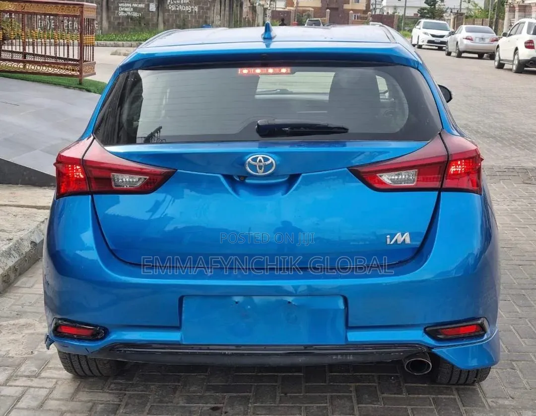 Toyota Corolla XSE 4dr Sedan (1.8L 4cyl CVT) 2017 Blue