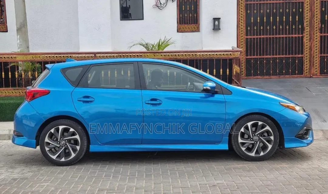 Toyota Corolla XSE 4dr Sedan (1.8L 4cyl CVT) 2017 Blue
