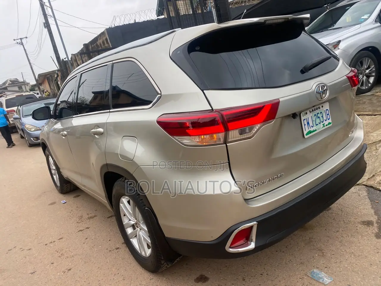 Toyota Highlander Limited 4dr SUV (3.5L 6cyl 6A) 2015 Gold