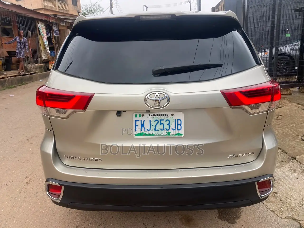 Toyota Highlander Limited 4dr SUV (3.5L 6cyl 6A) 2015 Gold