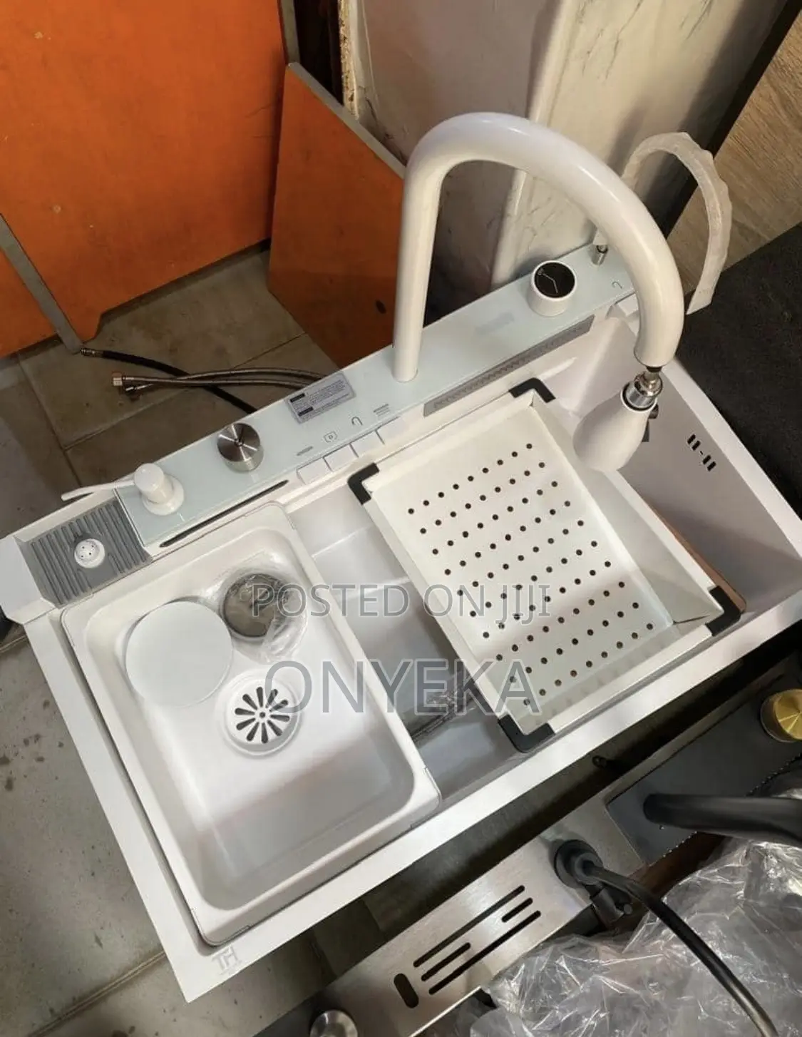White Luxury Kitchen Sink