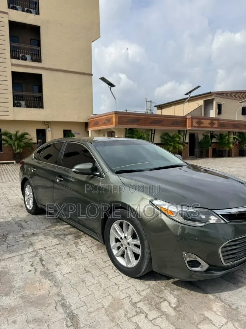 Toyota Avalon 2013 Gold