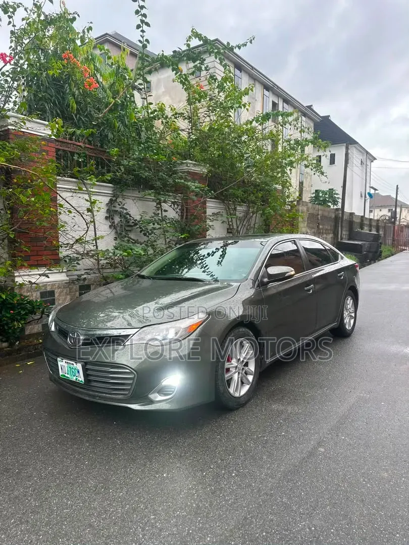 Toyota Avalon 2013 Gold